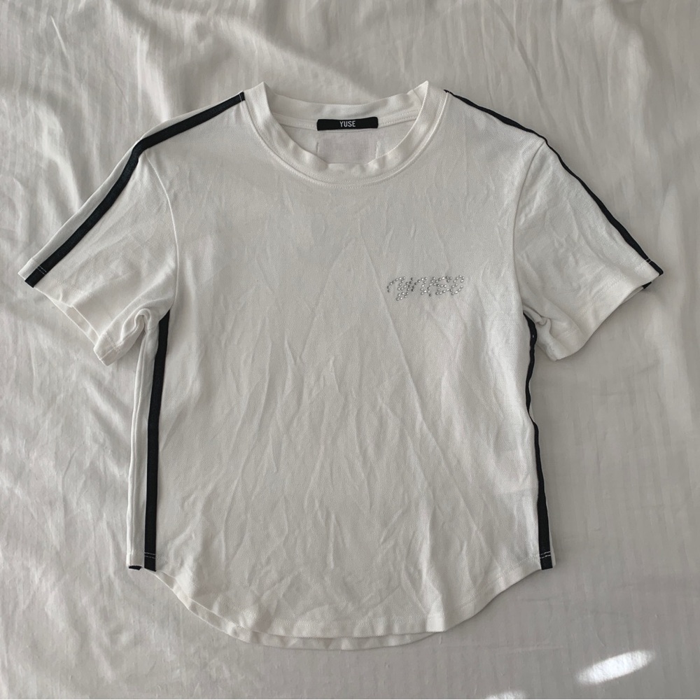 Yuse white tee